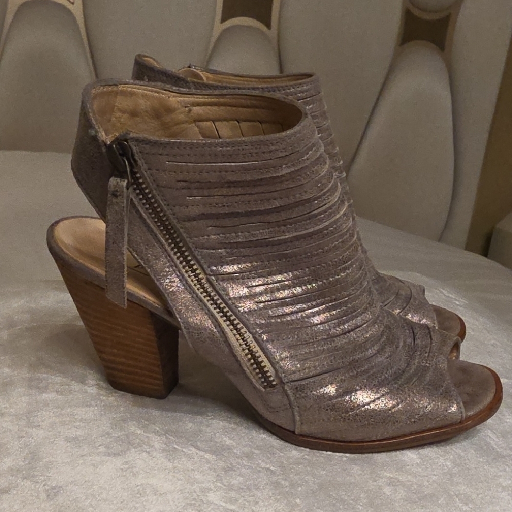 Paul Green Shimmering Gray Silver Heeled Sandals - Picture 3 of 16